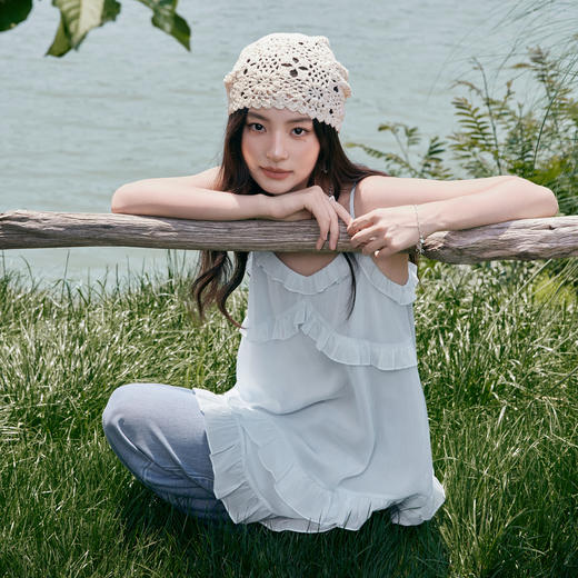 【严选】诗凡黎甜美荷叶边吊带上衣2025夏新款肌理感花边韩系气质内搭叠穿7G6220281 商品图4