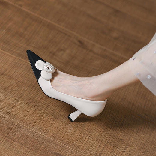 【预售5天】法式仙女风花朵单鞋女尖头浅口拼色细跟气质时尚高跟鞋MLJ&A615 商品图3