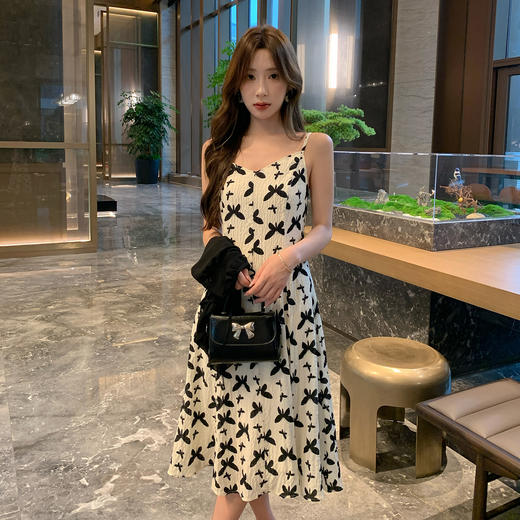 奢姿大码女装2025夏季减龄蝴蝶印花吊带裙两件套胖妹妹时尚套装9952990542 商品图2