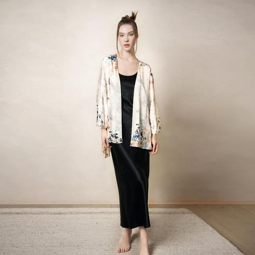 Soloseta22姆米女士真丝印花短袍桑蚕丝水墨国风披肩2025秋冬新款 商品图2