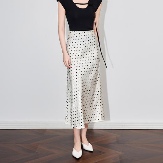 「高货wl」全新升级【铂金会员220/天猫289/差价69】(94644)洛诗琳高品质波点半身裙2025夏季新款醋酸缎面气质包臀裙 商品图0