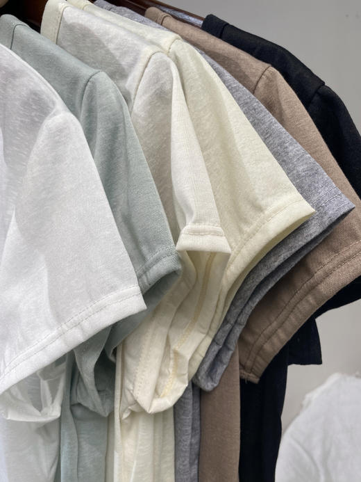 ✨【雪花麻感V领T】7色全开！软到犯规，舒服到不想脱🔥80-160斤都能穿出纸片人效果 商品图10