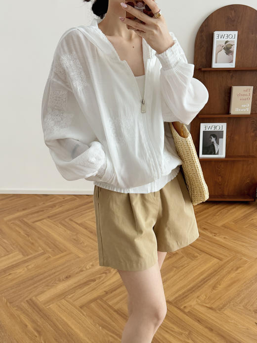 日光岛屿连帽蕾丝绣花防晒轻薄白色小斗篷帽衫 商品图3