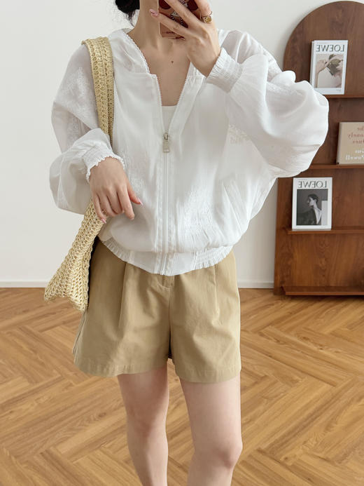 日光岛屿连帽蕾丝绣花防晒轻薄白色小斗篷帽衫 商品图2