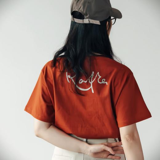 【早鸟价】卡夫卡文学T恤 可选 自由之翼/人海孤岛 落肩宽松款  文创 T恤 短袖  广西师范大学出版社 商品图4