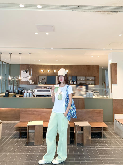 <曾小咸推荐>新品现货秒杀！卖完下架不再补 ！微信粉丝打折价！！ 雪梨印花短袖 日常99.99/件 立减40 秒杀59.99/件 毛边牛仔裤 日常199.99/件 立减110 秒杀89.99/件 商品图10