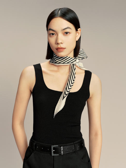 【商场同款】伊芙丽桑蚕丝百搭围巾1F45W0041 商品图1