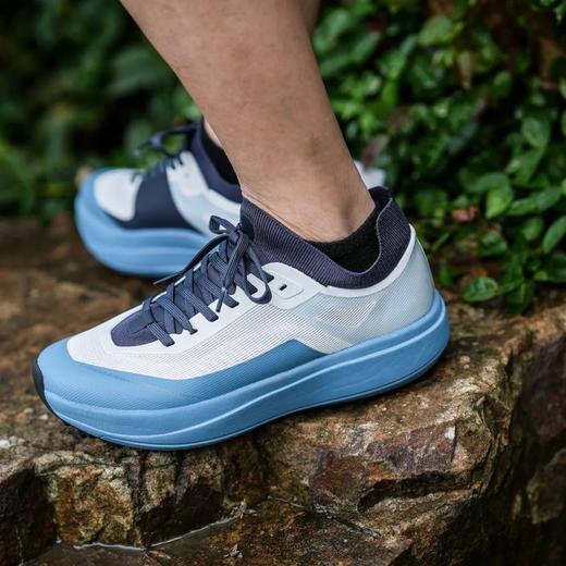 袅平替高端压胶V底登山徒步越野男女鞋 商品图0