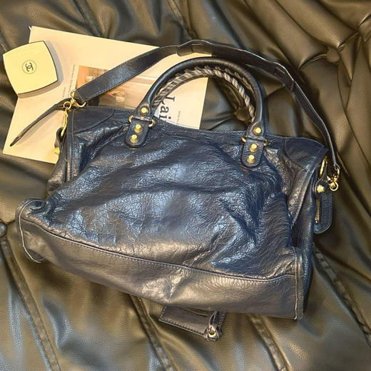 巴黎世家 中古 深蓝色 爆裂羊皮  机车包 商品图1