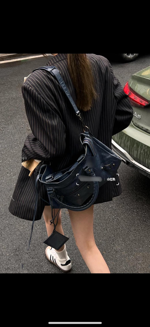 巴黎世家 中古 深蓝色 爆裂羊皮  机车包 商品图2