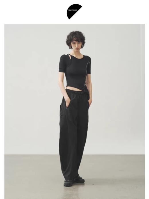 半圆/25237526/黑色圆领薄款不对称紧身短袖 商品图1