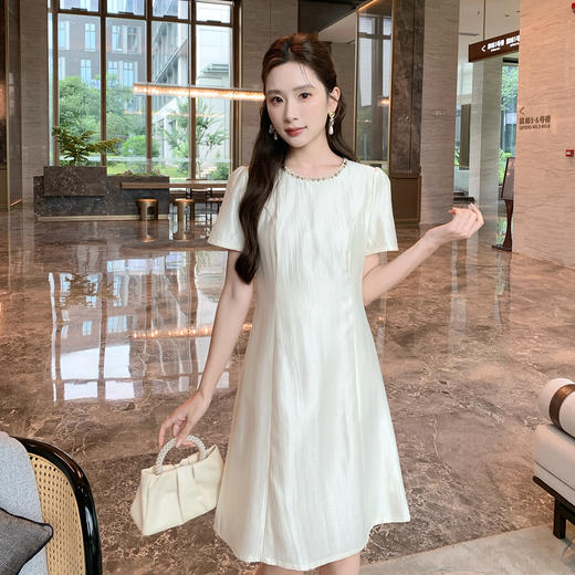 奢姿大码女装2026夏季重工钉珠设计时尚连衣裙胖妹妹减龄圆领裙子9952853410 商品图1
