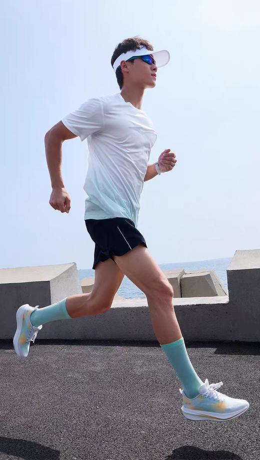 鸿星尔克夏季男子冰感速干跑步运动T恤透气短袖11225202054 商品图0