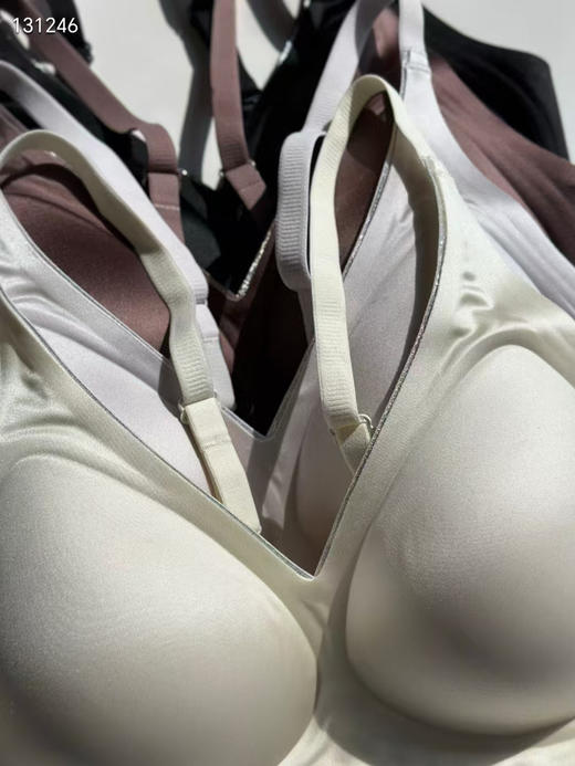 Laperla珠光锻面光面无痕裸感文胸 商品图4