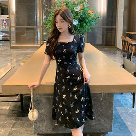 奢姿大码女装2025夏季方领设计小众气质连衣裙胖妹妹时尚碎花裙子9952822066