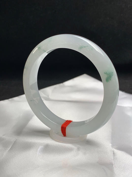 620213，58.8圈口，糯冰飘花正圈平安镯，白底飘蓝花，冰润细腻，干净清爽 商品图2