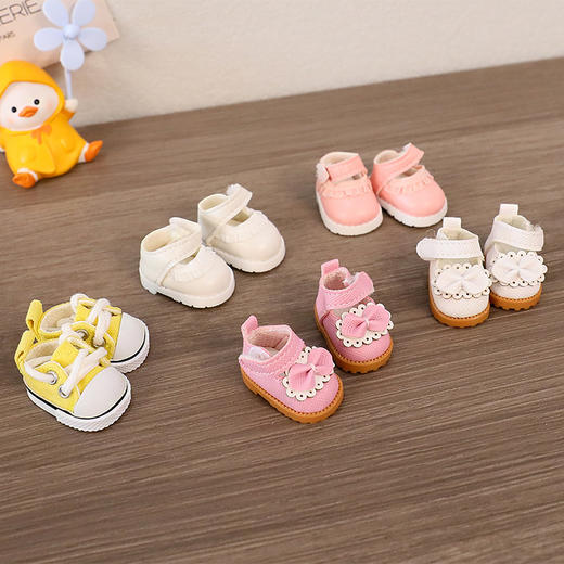 【labubu换装鞋，萌趣玩偶，玩转时尚！】Labubu娃鞋集合 一二三代钥匙扣盲盒 拉布布着替鞋子 玩偶换装玩具鞋-QQ 商品图2