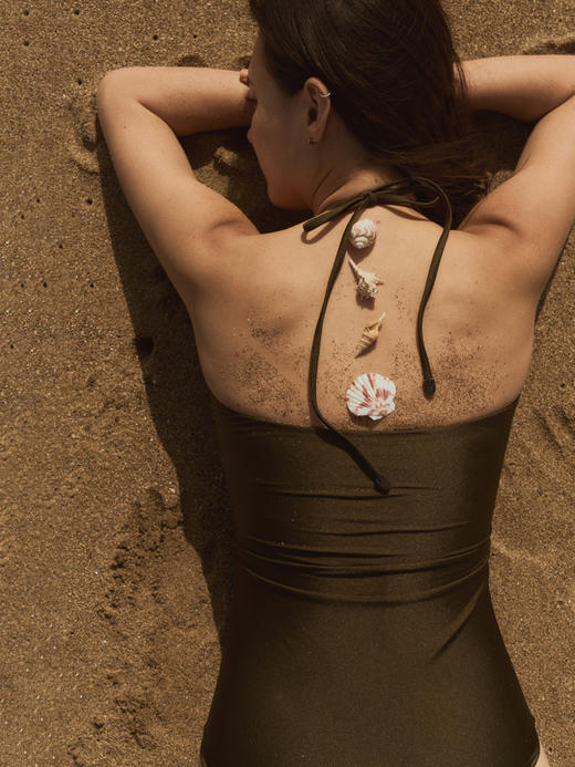 HAI｜51107 Second Skin Ruched V-Neck Onepiece  [复肤 珠光 绕头抽皱连体泳衣] 商品图12