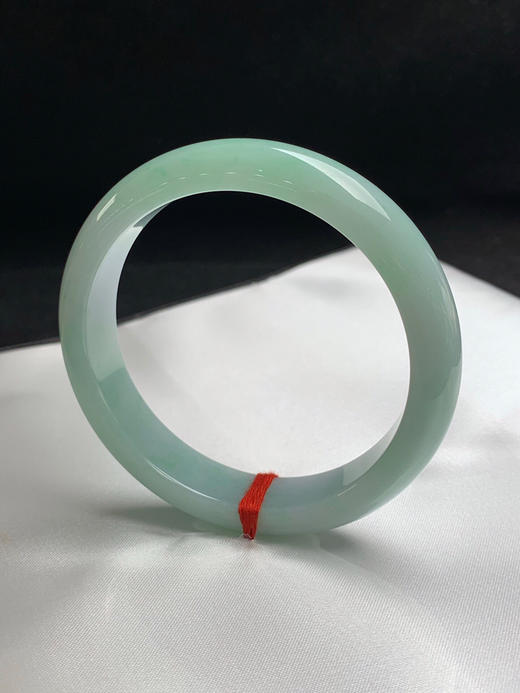 620212，58.8圈口，糯化果绿正圈平安镯，底子细润，清爽果绿底 商品图2