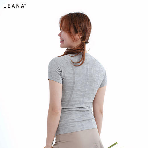 LEANA新品运动无缝面料短袖休闲百搭时尚LN5159 商品图1
