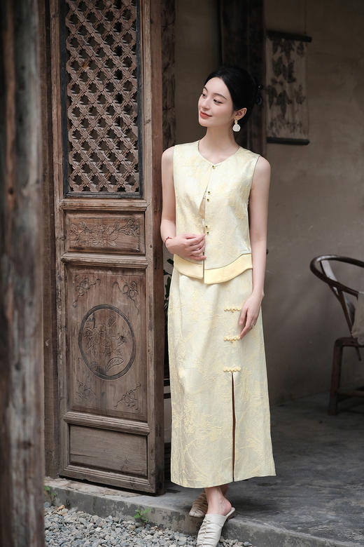 盛唐婧| 新中式真丝双色冠乐皱对襟马甲-黄色 商品图0