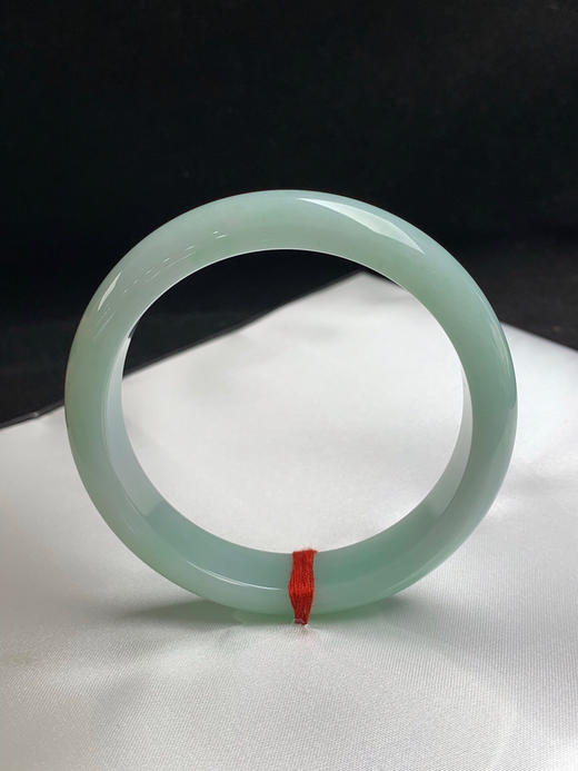 620212，58.8圈口，糯化果绿正圈平安镯，底子细润，清爽果绿底 商品图3