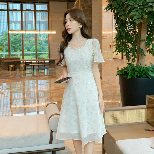 奢姿大码女装2025夏季木耳边时尚方领连衣裙胖妹妹碎花减龄裙子9952890480【1】 商品图4