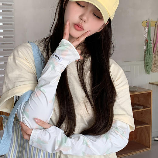 买一送一【清凉防晒！防护至手背】渐变蝴蝶冰丝防晒袖套可爱女防紫外线手套夏季骑行开车护手臂冰袖。ry 商品图8