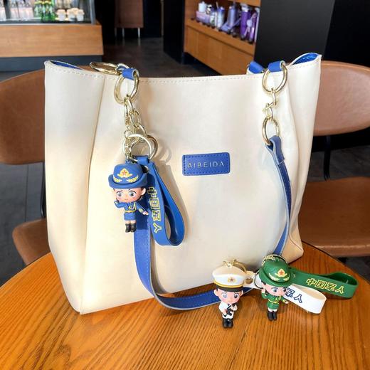 【可爱敬礼军人钥匙扣】Q萌包包挂饰小礼品挂饰ph 商品图3