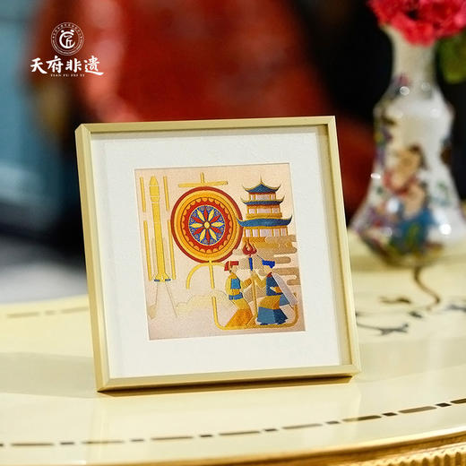 【中国蜀锦•四川印象系列五】老伙记非遗蜀锦摆件 四川文创礼物 甘孜/阿坝/凉山/雅安/攀枝花 织锦装饰画挂件 成都文化手信装饰礼品 高档丝绸家居书房摆台画 商品图3