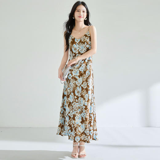 「高货sh」全新升级【铂金会员220/天猫289/差价69】(65011)洛诗琳夏季高级感缎面油画风修身显瘦v领印花吊带连衣裙 商品图2