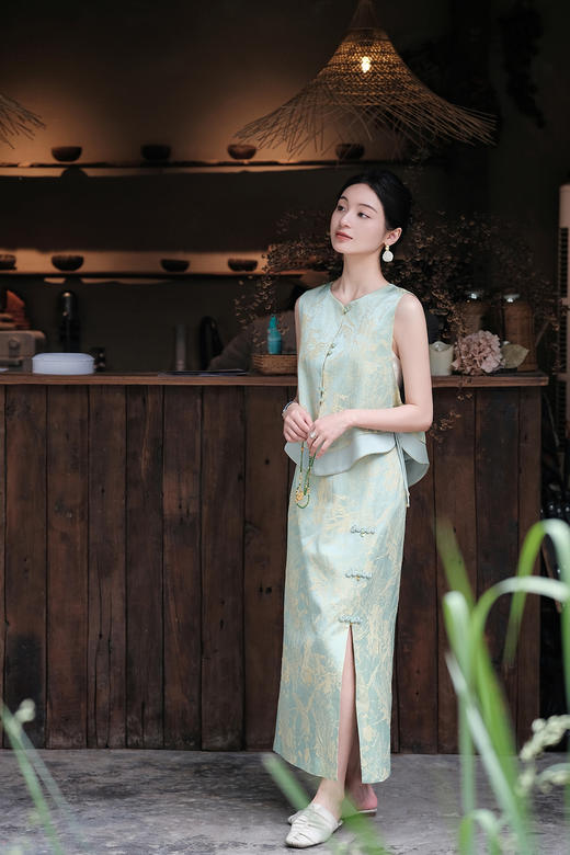 盛唐婧| 新中式真丝双色冠乐皱开叉半裙-绿色 商品图1