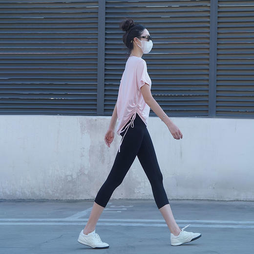 Beemen天丝莫代尔桑蚕丝宽松圆领上衣短袖 高弹不紧绷 俩侧抽绳设计 尽显腰瘦 前短后长 遮臀遮肉 商品图3