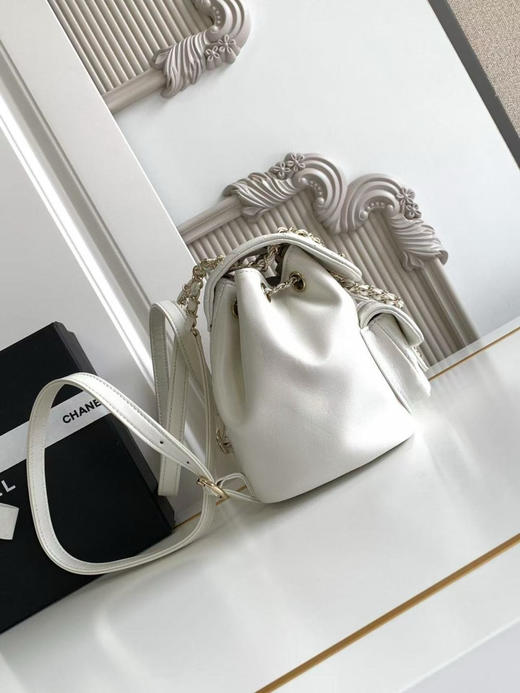 夏季特惠💰1180 原单香奈儿22A系列AS2908羊皮DUMA双肩小背包 女款背包 商品图3