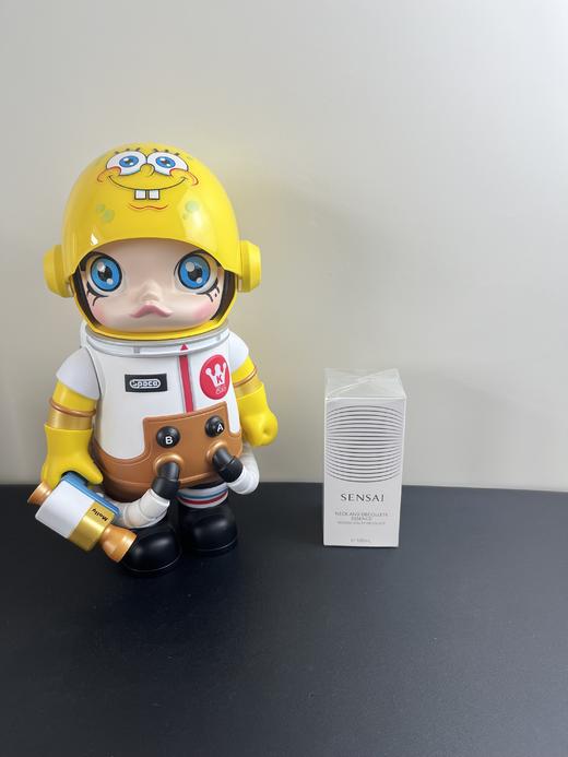 日本SENSAI肩颈护理精华露颈霜紧致柔滑保湿滋润抗皱100ml 商品图0