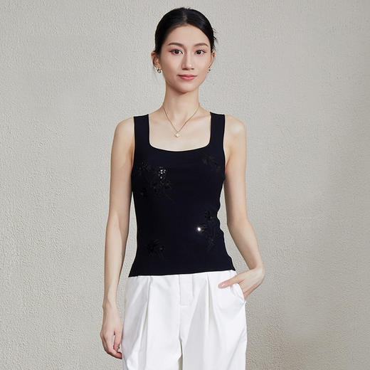 「自」全新升级【铂金会员238/天猫319/差价81】(05851)洛诗琳夏季新款气质修身显瘦重工亮片绣花针织背心打底上衣 商品图4