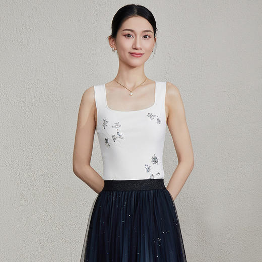 「自」全新升级【铂金会员238/天猫319/差价81】(05851)洛诗琳夏季新款气质修身显瘦重工亮片绣花针织背心打底上衣 商品图2