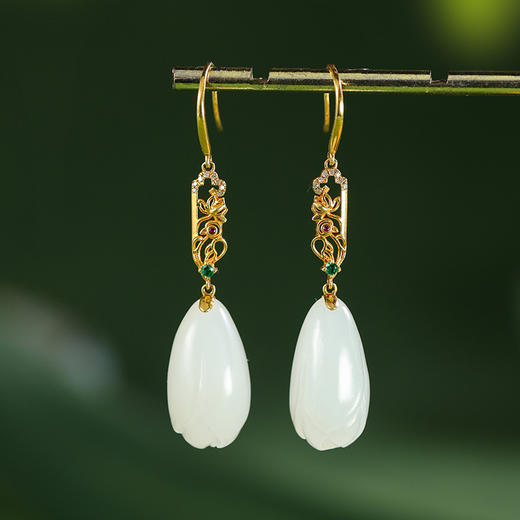 18k金羊脂白玉山流水玉兰花耳饰 商品图0