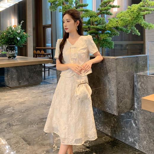 奢姿大码女装2025夏季胖妹妹时尚气质改良款V领国风旗袍两件套装9952922102【1】 商品图1
