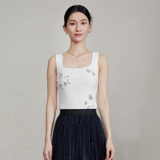 「自」全新升级【铂金会员238/天猫319/差价81】(05851)洛诗琳夏季新款气质修身显瘦重工亮片绣花针织背心打底上衣 商品图3