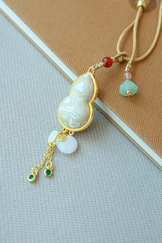 宋锦葫芦香云纱项链 商品图3