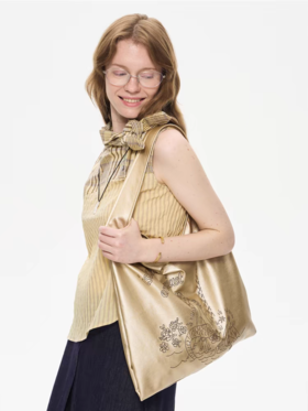 local tag/It25ssk56/美人鱼刺绣香槟金包