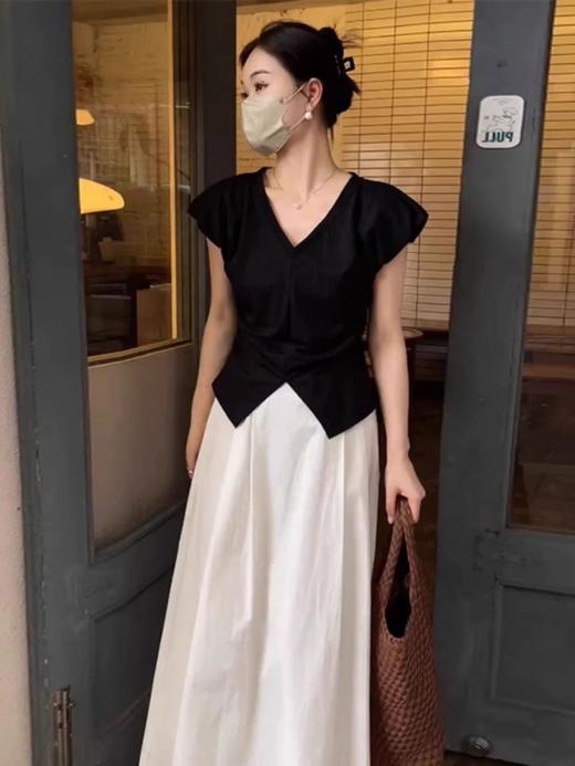 【不规则开叉V领短袖】t恤女夏季新款 黑色修身显瘦收腰小飞袖上衣  商品图1