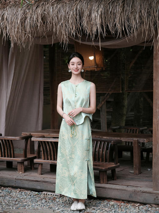 盛唐婧| 新中式真丝双色冠乐皱开叉半裙-绿色 商品图0