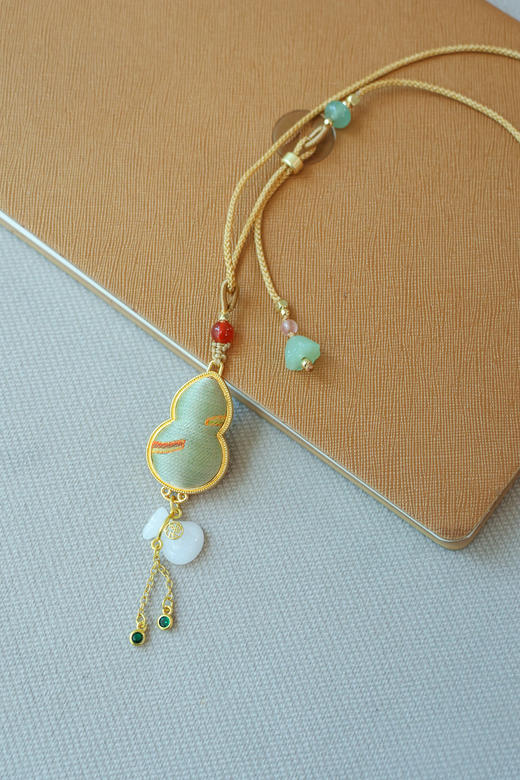 宋锦葫芦香云纱项链 商品图2