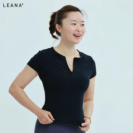 LEANA丽娜休闲运动半拉链短袖收腰透气运动休闲短袖不含胸垫LN52015 商品图0