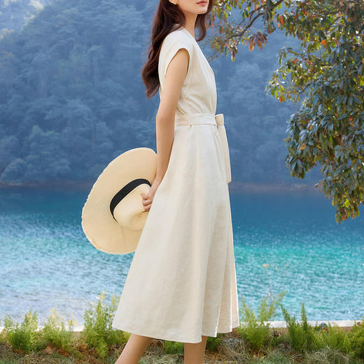 玳莎法式V领亚麻连衣裙2025夏季新款宽松通勤休闲系带收腰衬衫裙 FB35005 商品图1