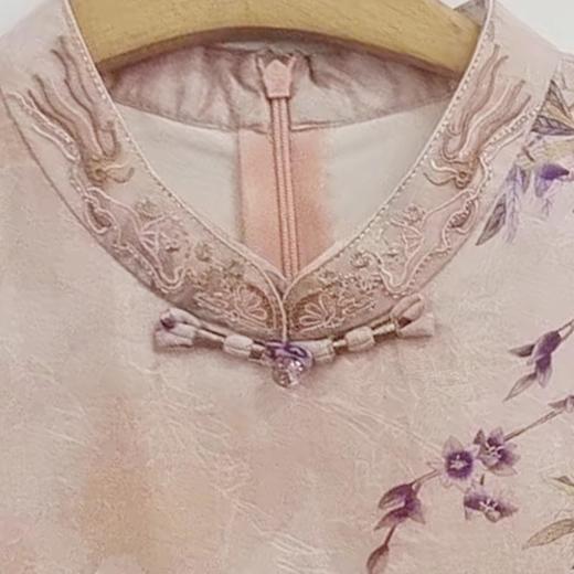 VIVIAN LIU薇薇安刘C2534101  盘扣背拉链花卉印花短袖旗袍连衣裙 商品图1