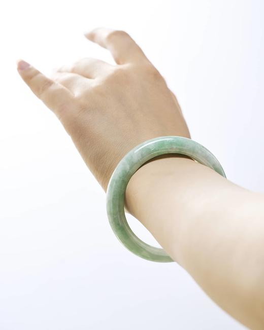 伽罗JALO A货翡翠手镯SGE07159 商品图2