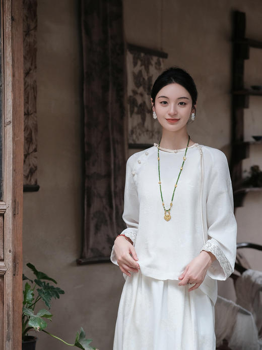 盛唐牡丹| 重缎正绢盘银手推绣上衣(售完不补) 商品图0